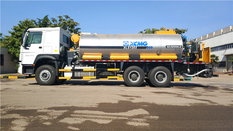 XCMG official manufacturer new asphalt distributor truck asphalt machines XLS1203 for sale